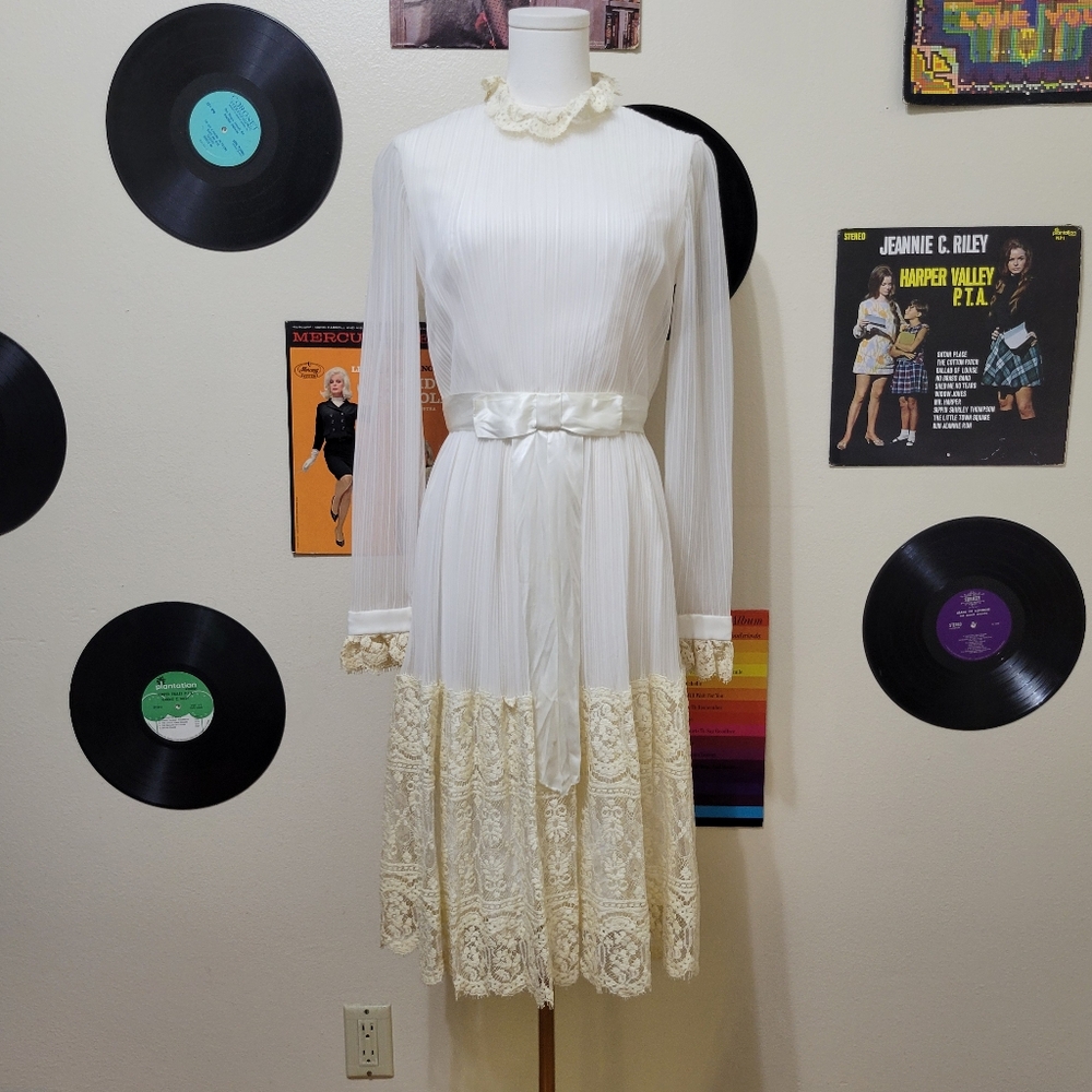 Miss Elliette | Vintage White Pleated Ivory Lace Dress